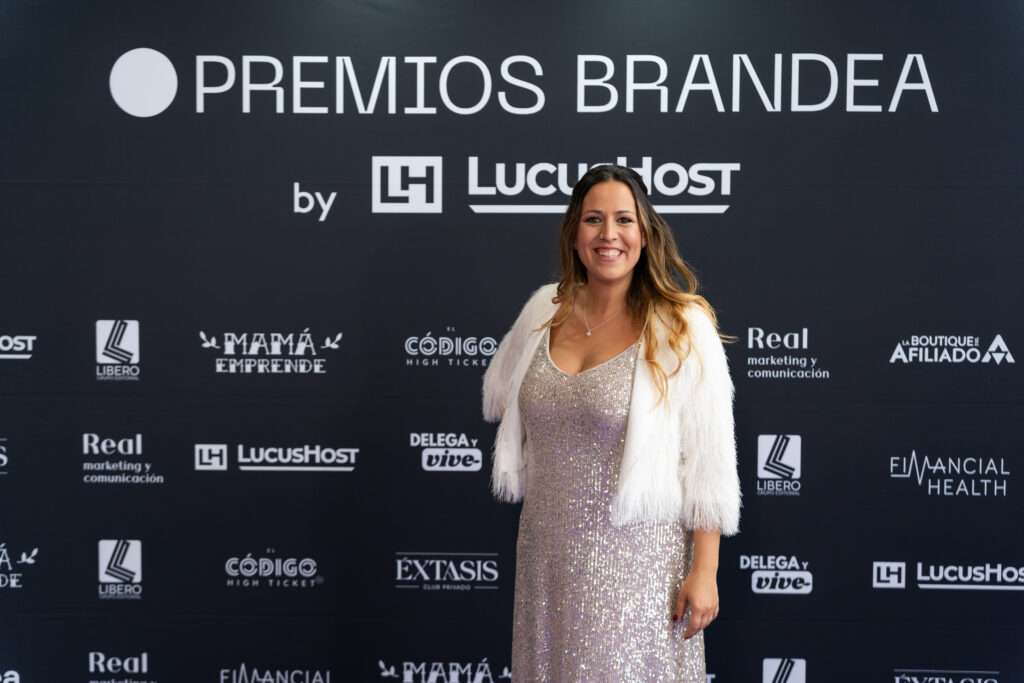 Anna Rosell nominada a los premios brandea como mejor podcast